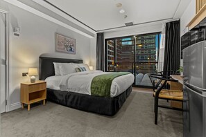 1 chambre, bureau, fer et planche à repasser, Wi-Fi