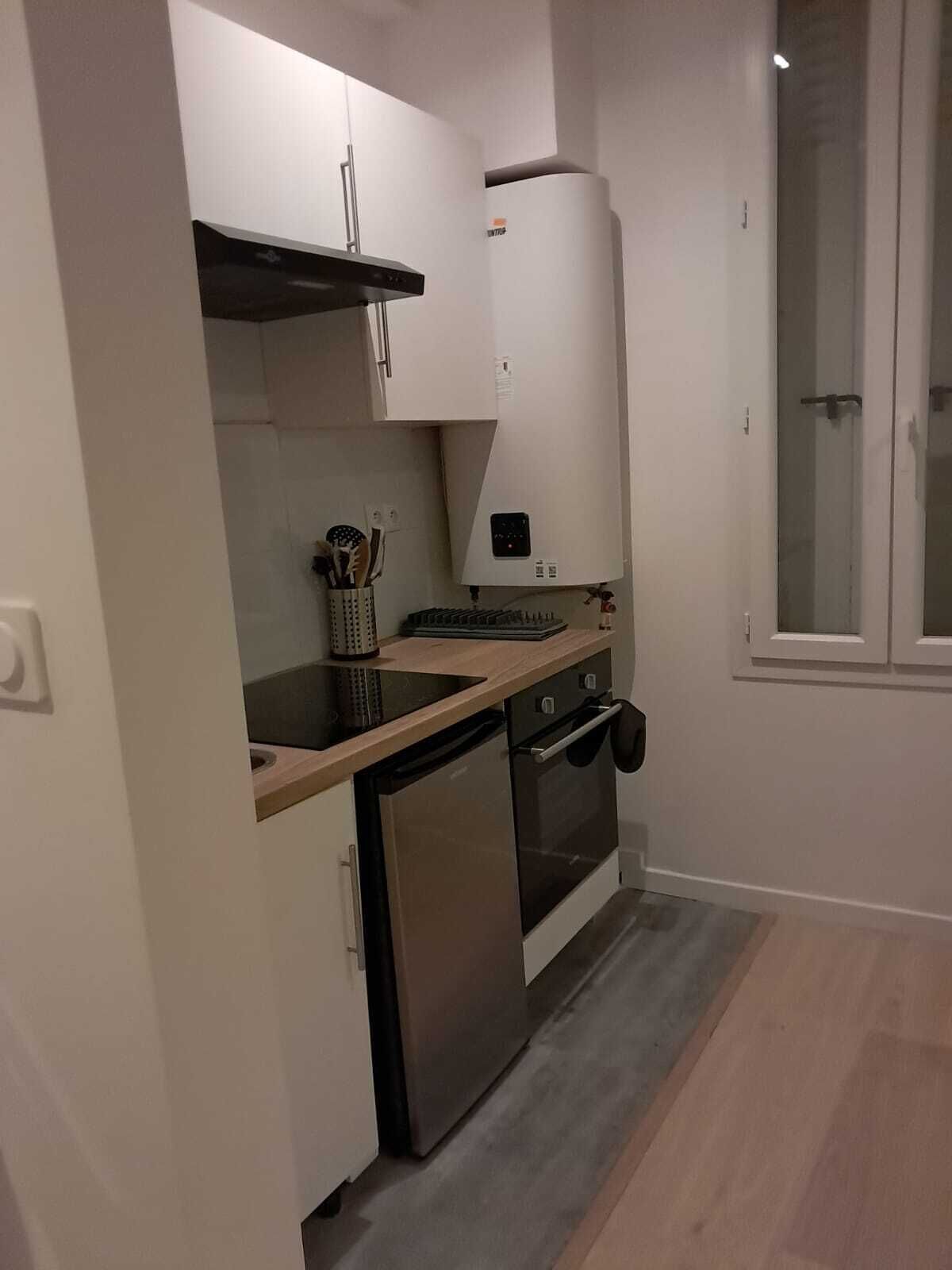 Micro-ondes, four, plaque de cuisson