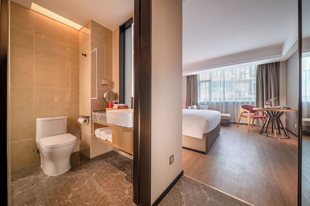 Standard Single Room, City View | Desk, laptop workspace, free WiFi