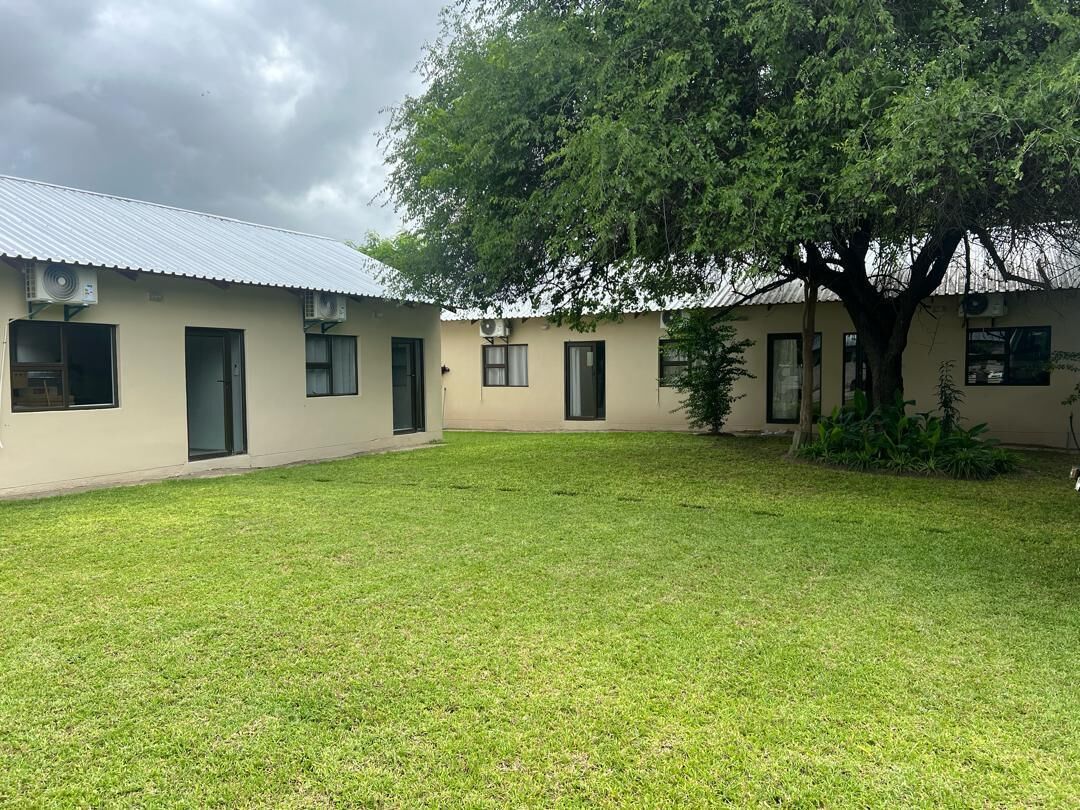 デスク、ノートパソコン用作業スペース、アイロン / アイロン台、WiFi (無料)