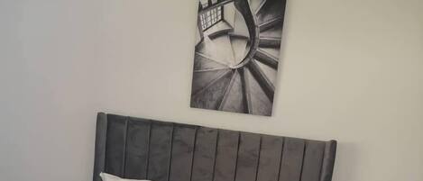 Bureau, espace de travail pour ordinateur portable