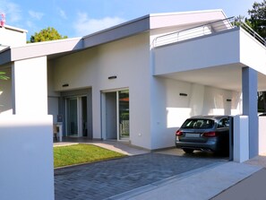 Exterior - Brand new villa with private fenced garden (Bibione)