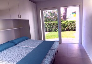 4 bedrooms, Internet - Brand new villa with private fenced garden (Bibione)