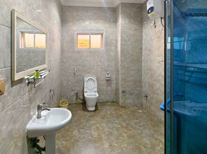 Executive Room | Bathroom - Jun Yue No. 9 Hotel  (Kano)