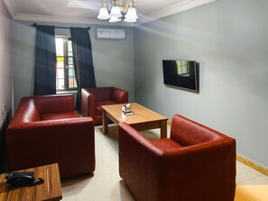 Suíte executiva | Cofres nos quartos, cortinas blackout, quartos à prova de som