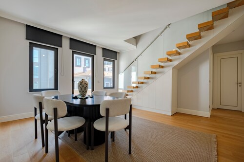 Perfect 3-bedroom duplex apartment with AC in delightful İstanbul