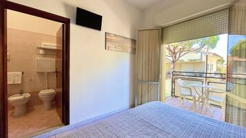 In-room safe, desk, free WiFi, bed sheets