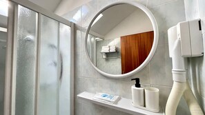 Family Room, Balcony | Bathroom - Hotel Zanella (Cervia)