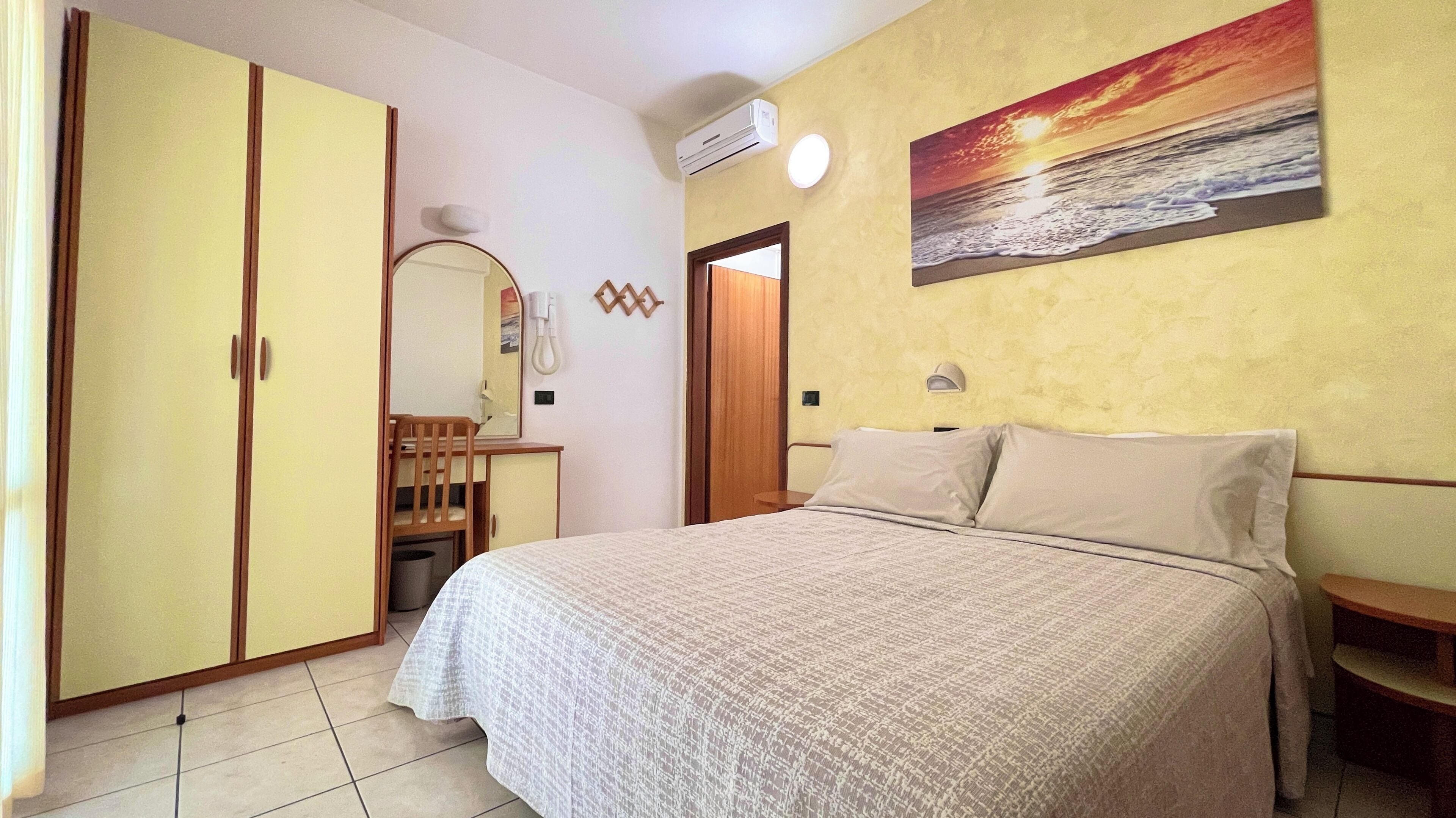 خزنة داخل الغرفة ومكتب وواي فاي مجانًا وملاءات أسرّة