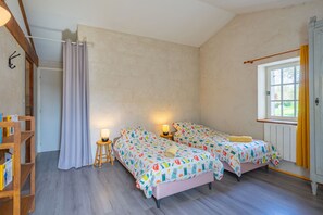 3 dormitorios, tabla de planchar con plancha, wifi y ropa de cama