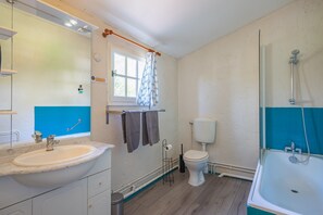 Dusche, Haartrockner, Handtücher