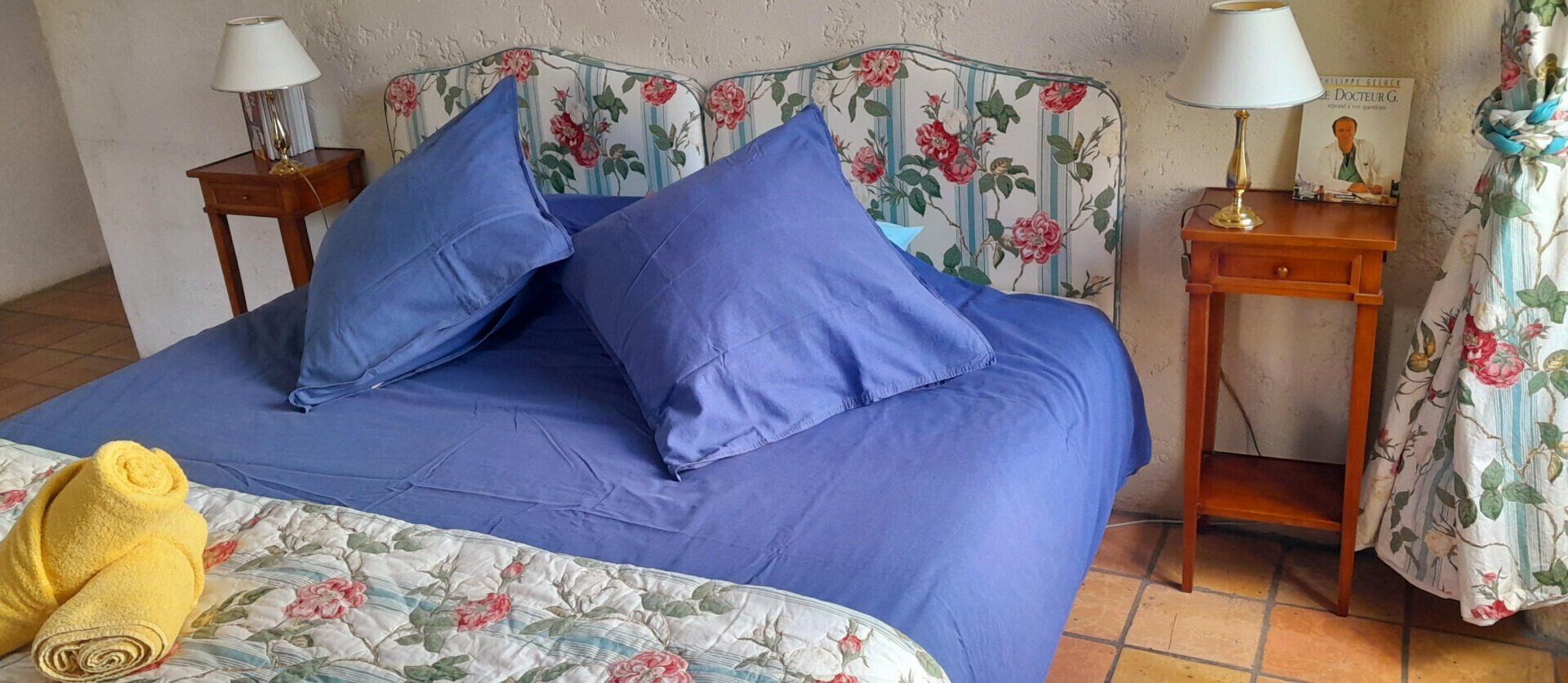 1 slaapkamer, een strijkplank/strijkijzer, wifi, beddengoed