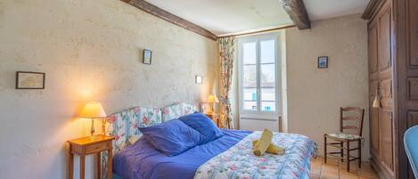 1 chambre, fer et planche Ă repasser, Wi-Fi, literie fournie