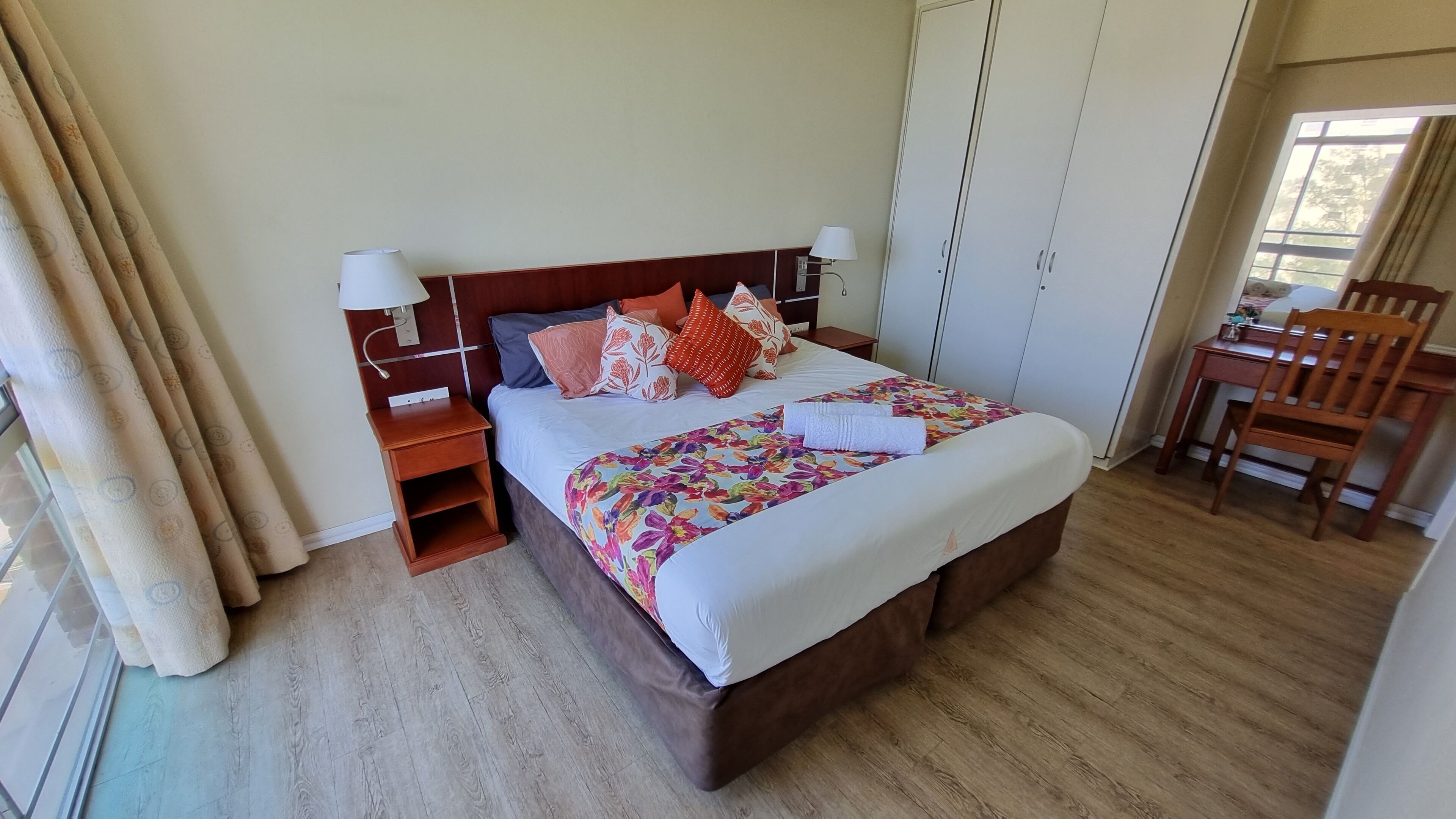 2 bedrooms, WiFi, bed sheets, wheelchair access