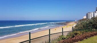 Modern Ocean View 6 Sleeper King Suite with Wi-Fi, Underground Parking