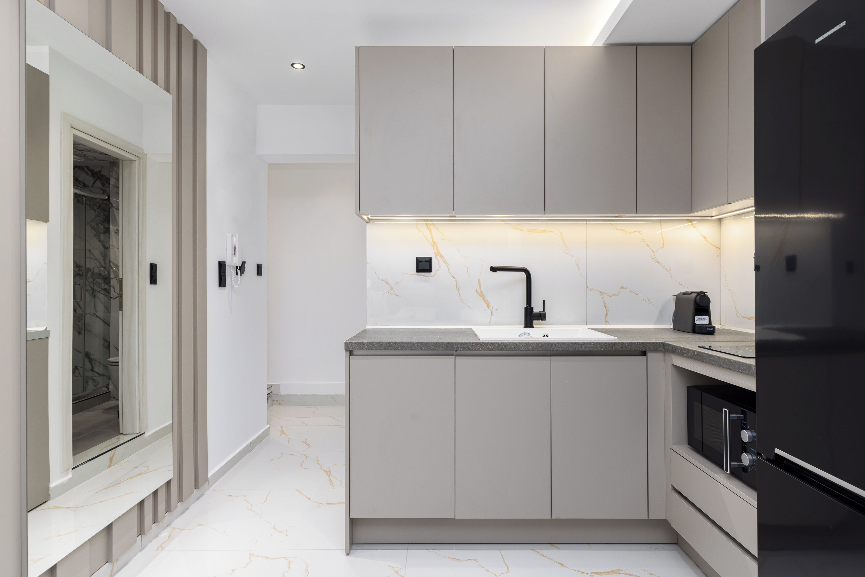 Superior Studio, City View | Private kitchen | Full-size fridge, microwave, stovetop, dishwasher