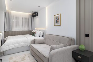 Superior-Studio, Stadtblick | Schreibtisch, laptopgeeigneter Arbeitsplatz, Bügeleisen/Bügelbrett