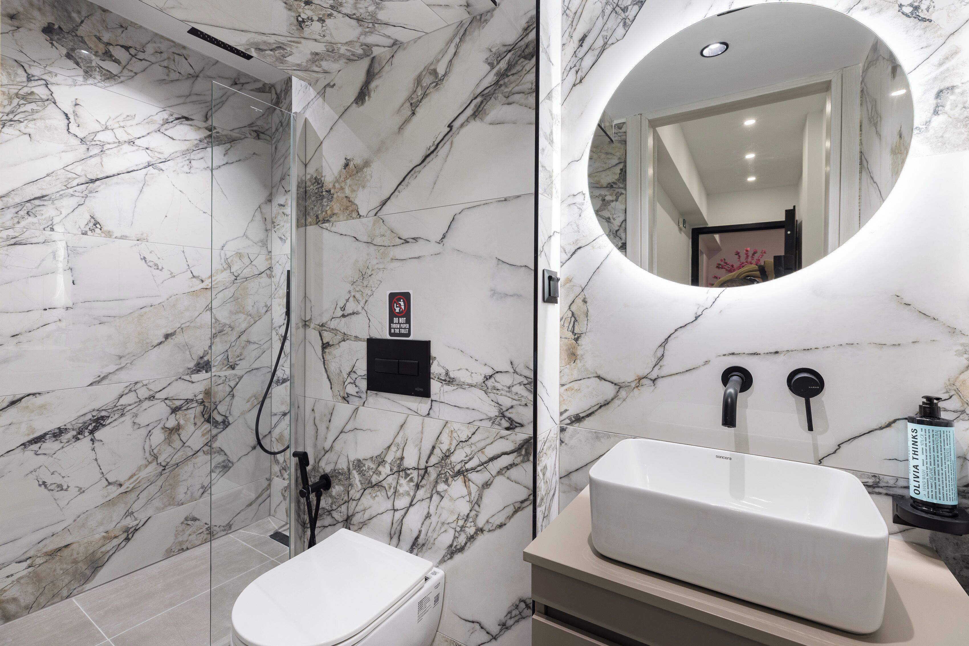 Superior Studio, City View | Bathroom | Shower, free toiletries, hair dryer, towels