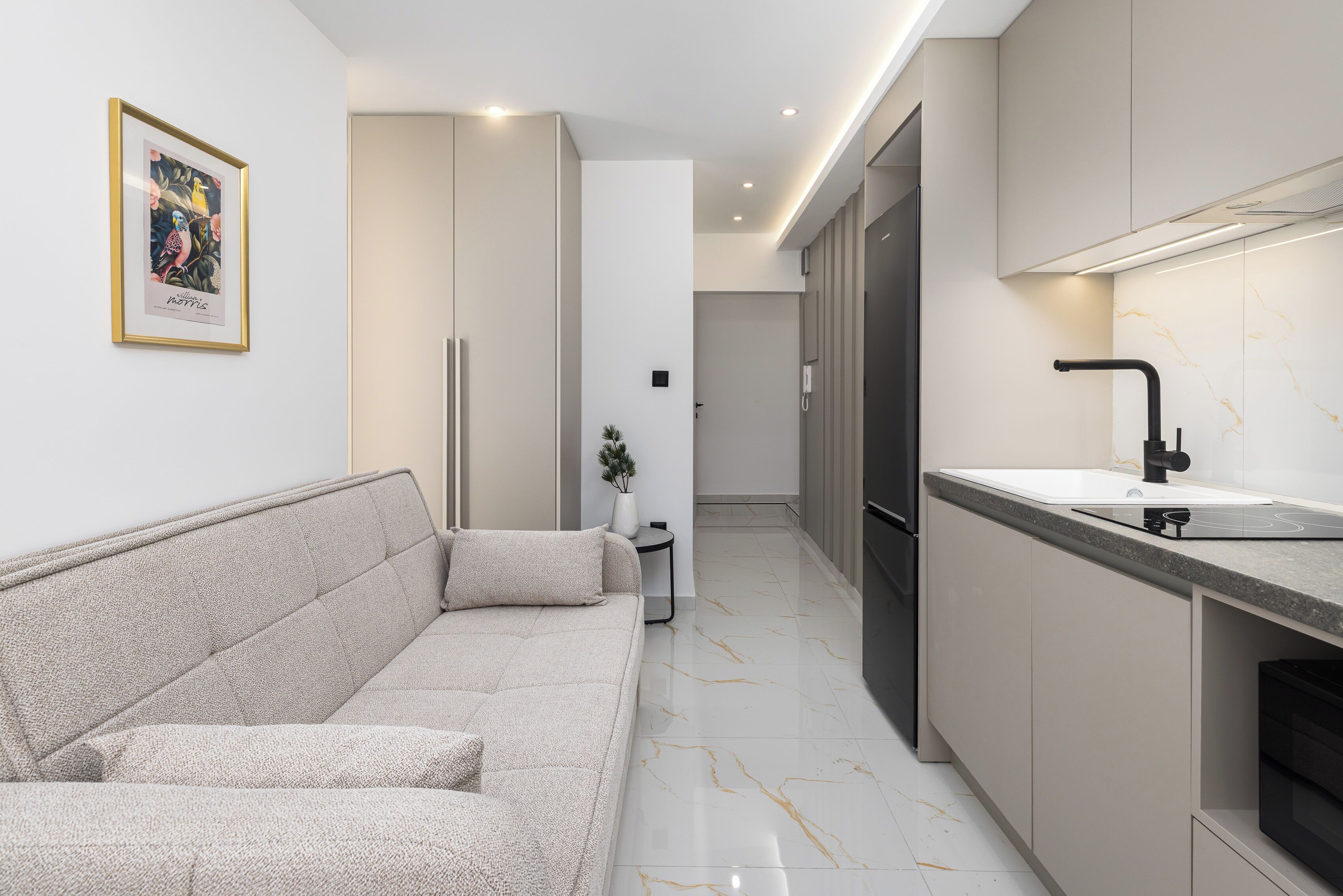 Superior Studio, City View | Desk, laptop workspace, iron/ironing board, cribs/infant beds