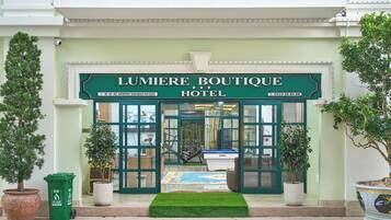 Bagian depan properti