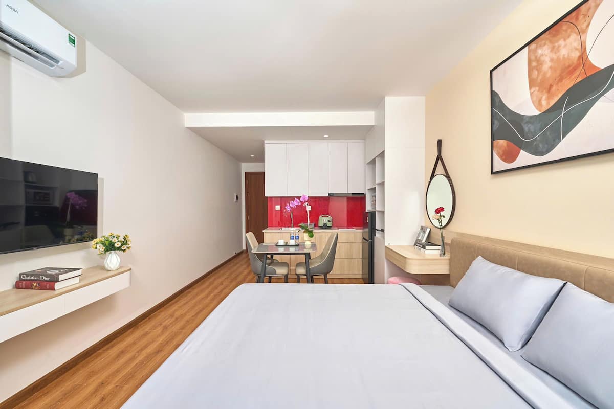 Studio Mewah, balkon, pemandangan kebun | Meja kerja, ruang kerja ramah laptop, dan Wi-Fi gratis