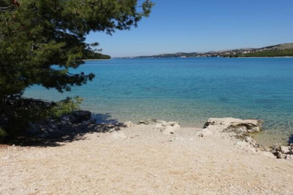 Beach nearby - Two Bedroom Apartment With Terrace And Sea View (Adriatica) (Grebastica)
