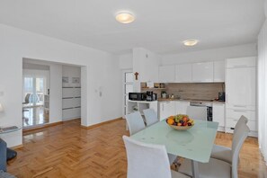 Dining - Two Bedroom Apartment With Terrace And Sea View (Adriatica) (Grebastica)