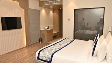 Deluxe Double Room, City View | Desk, iron/ironing board, free WiFi