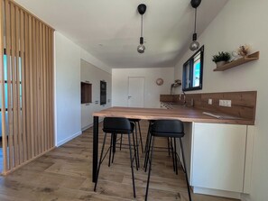 Dining - La Maison Palulova - Jacuzzi - 400m from the beach (Plouescat)