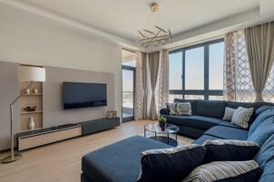 Apartment, 2 Bedrooms, City View | Living area