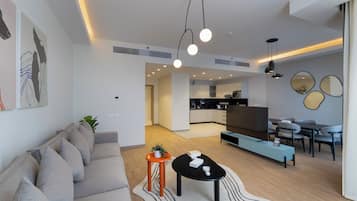 Premium Apartment, 3 Bedrooms, City View