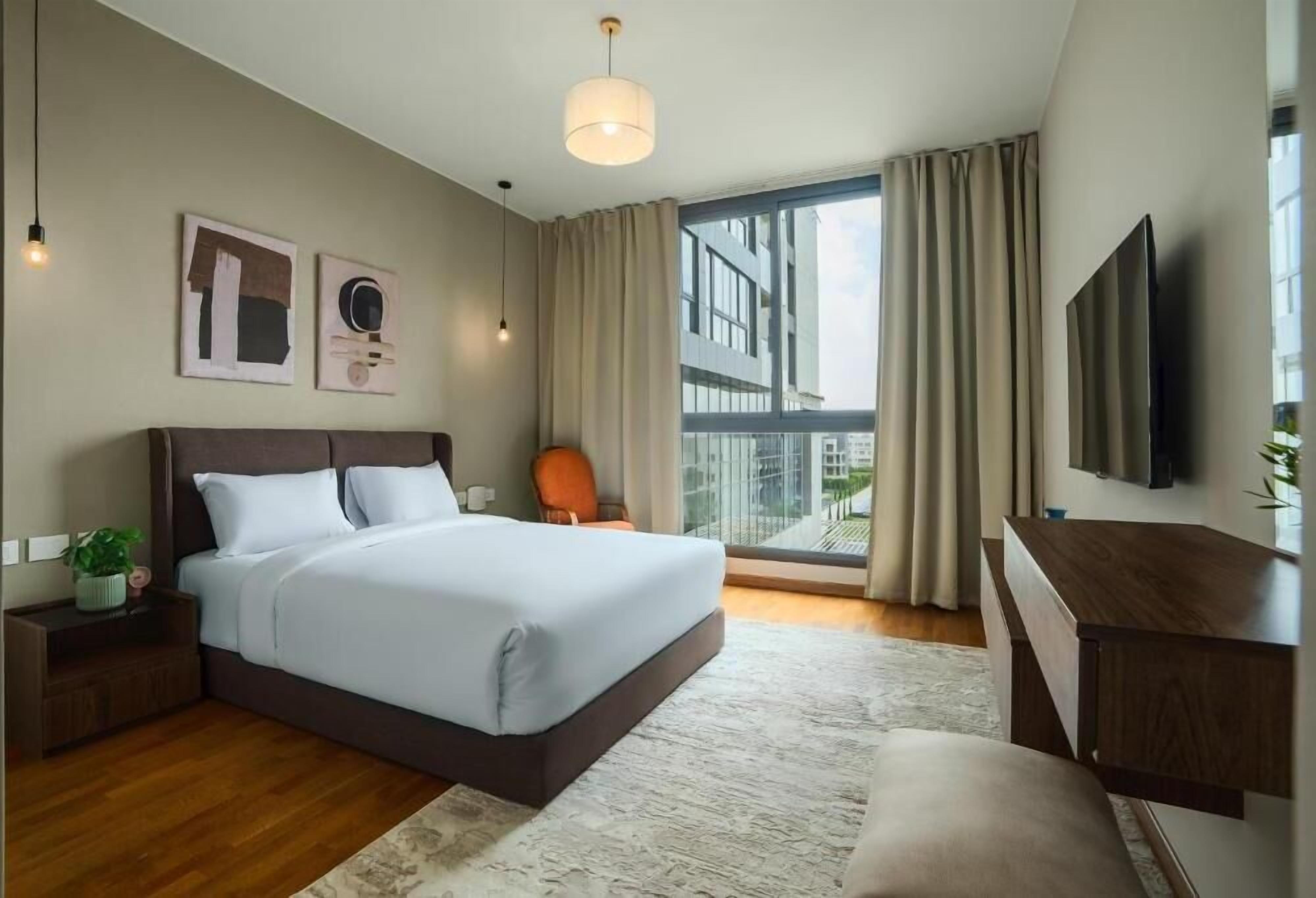 WiFi (free), bed sheets