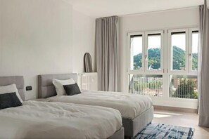 Cots/infant beds - The Como Hillview Apartment by Aura Luxury Collection (Como)