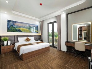 Deluxe Double Room, Balcony, River View | Laptop workspace, free WiFi