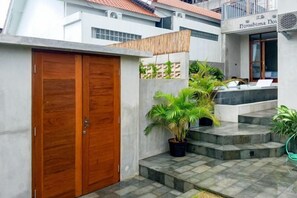 Unclassified image, 4 of 18, button - Hirosima House Bali by The Lavana (Bali)