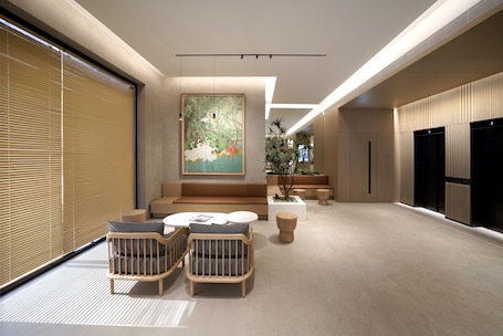 Lobby. Stage Well Hotel