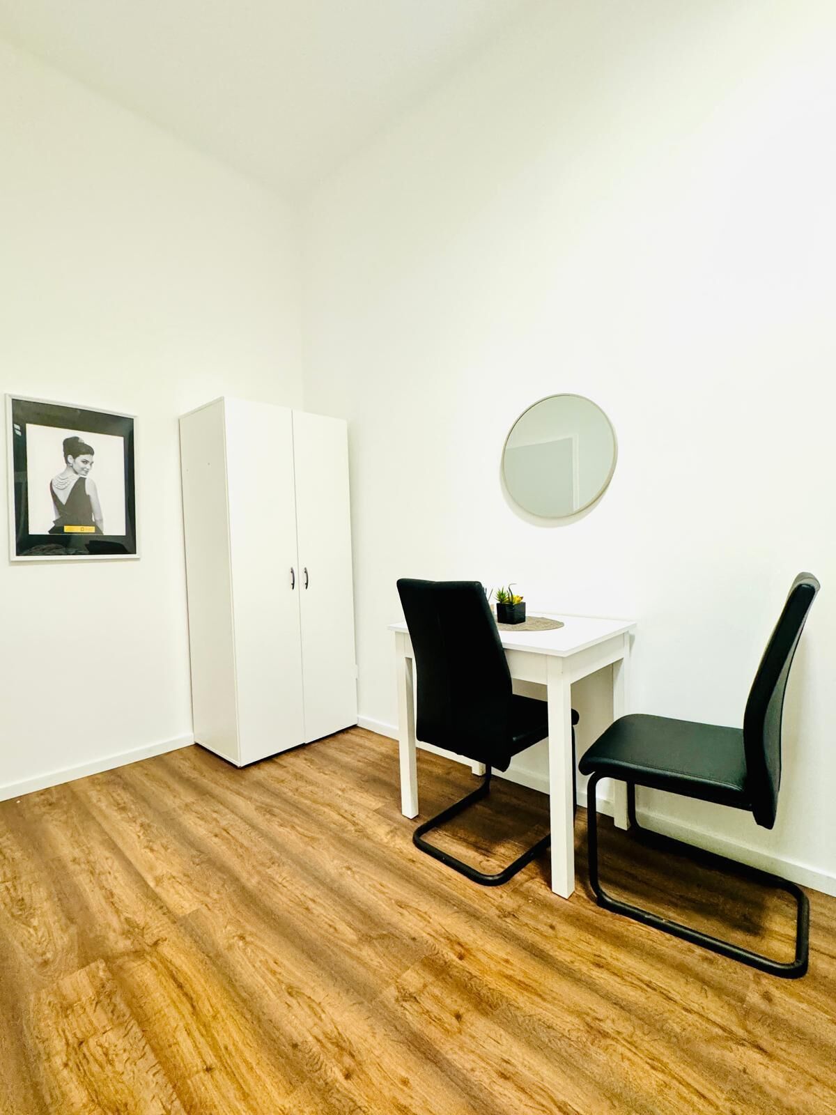 Basic-Apartment | Bügeleisen/Bügelbrett