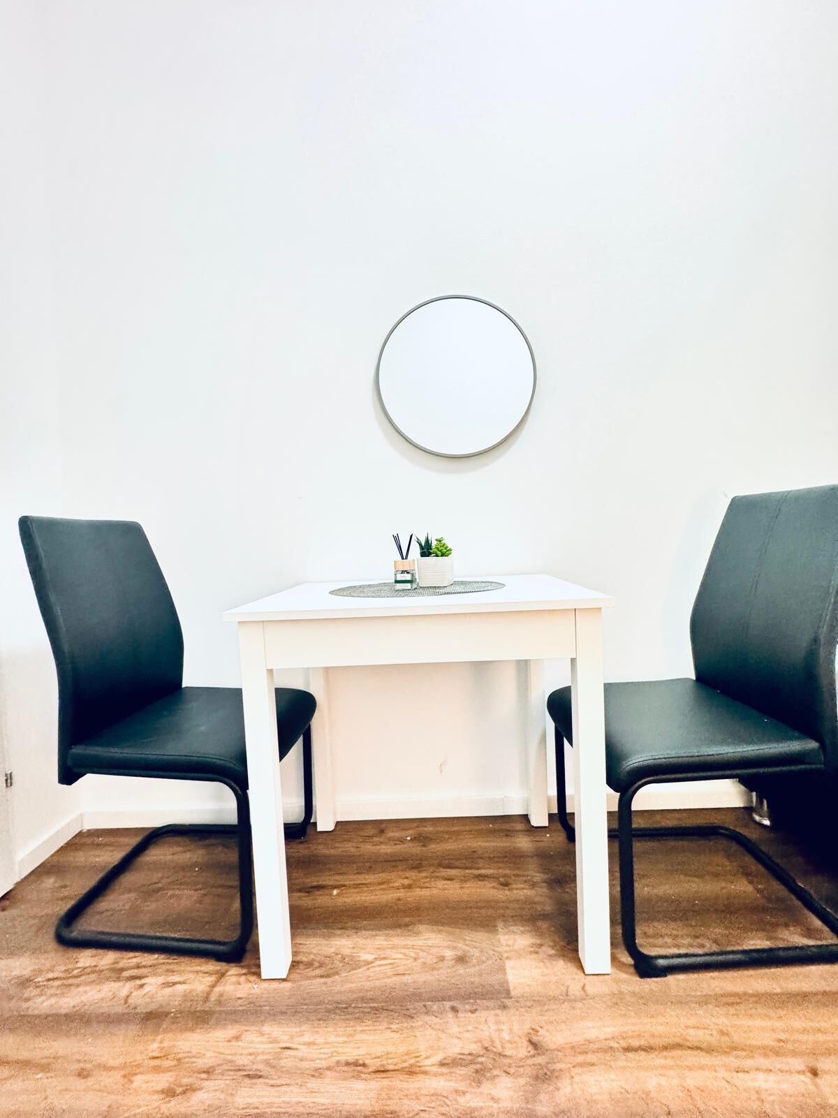 Basic-Apartment | Bügeleisen/Bügelbrett