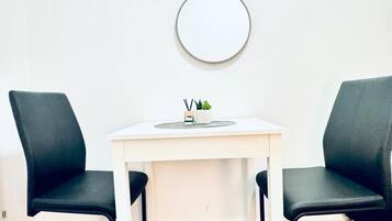 Basic-Apartment | Bügeleisen/Bügelbrett