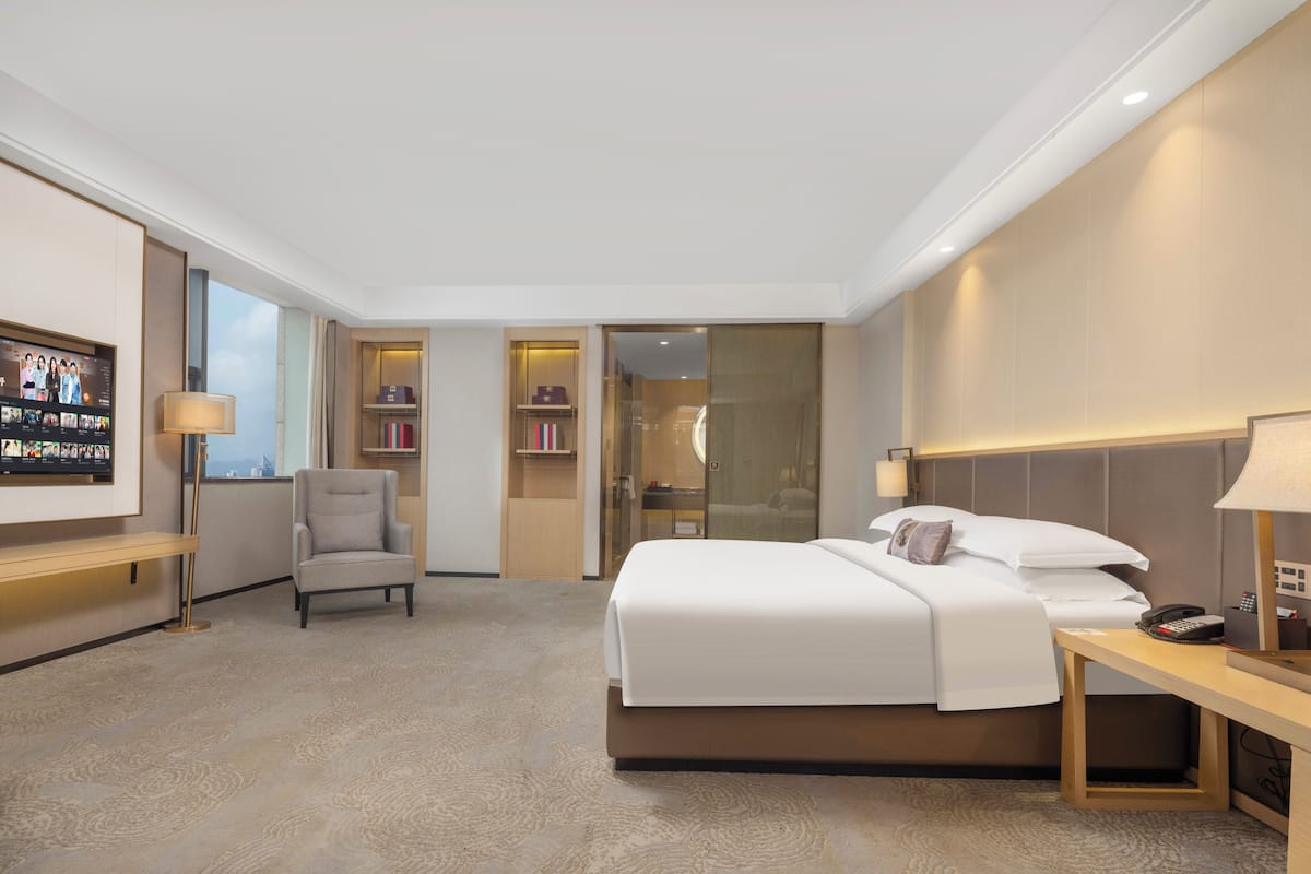 Studiosuite – business | Sengetøy av topp kvalitet, senger med overmadrass og minibar (inkludert)