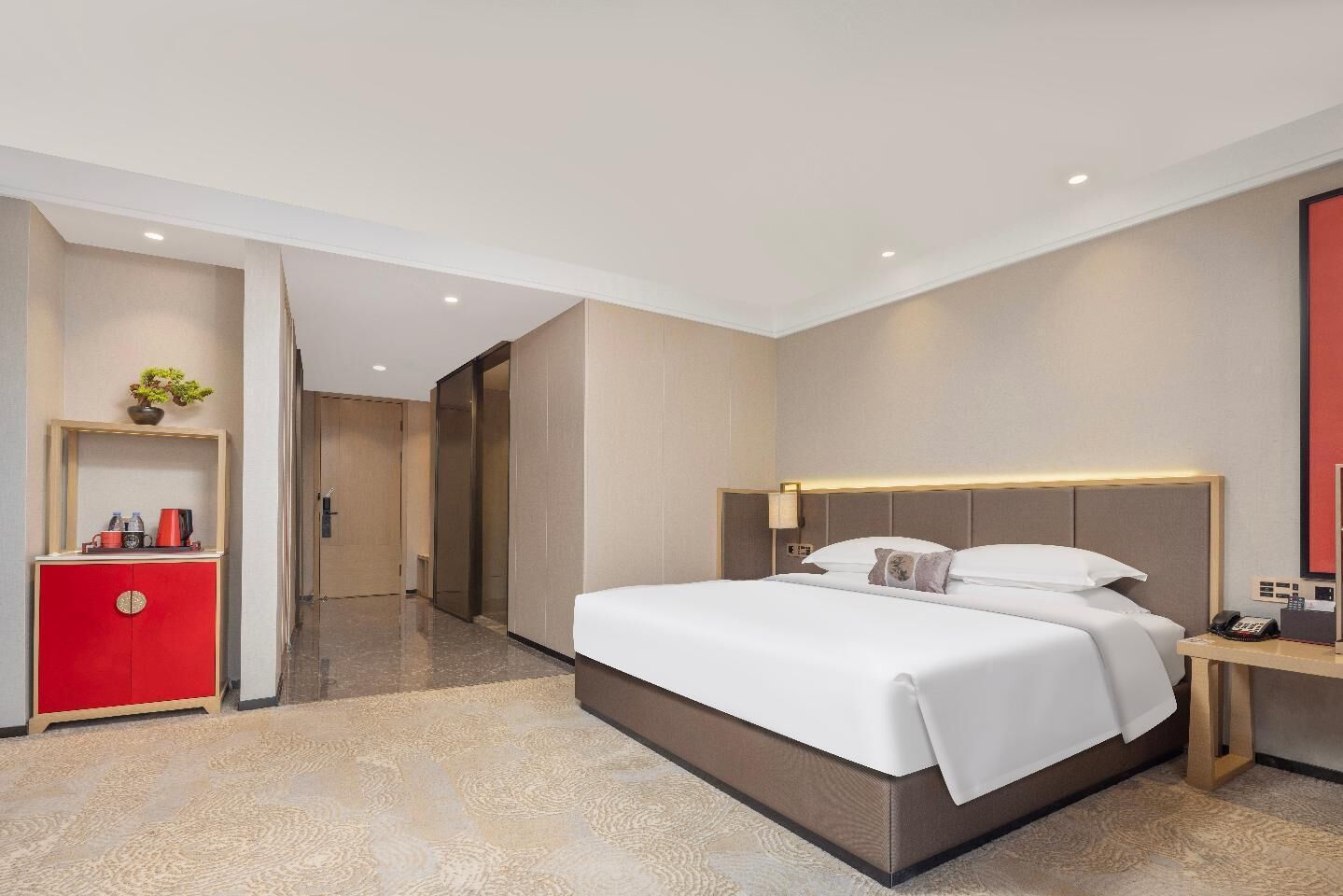 Senior-Doppelzimmer zur Einzelnutzung | Hochwertige Bettwaren, Pillowtop-Betten, kostenlose Minibar