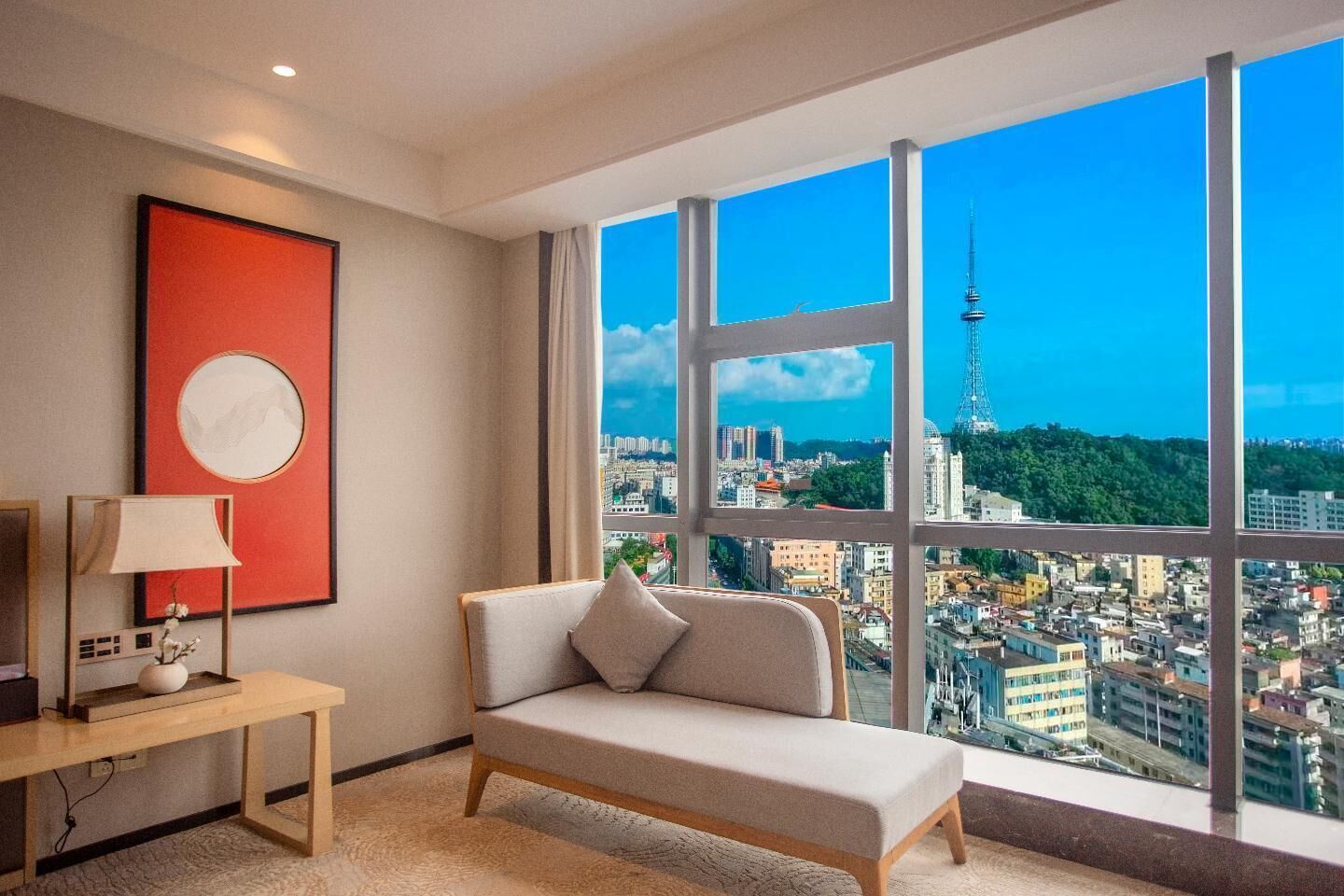 Sengetøy av topp kvalitet, senger med overmadrass og minibar (inkludert)