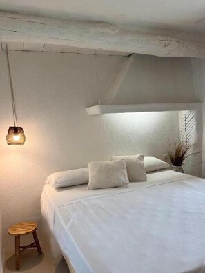 Phòng đôi Deluxe, quang cảnh biển | Màn/rèm cản sáng, bàn ủi/dụng cụ ủi quần áo 