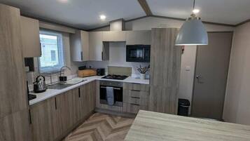 Utensilis de cuina, vaixella i coberteria