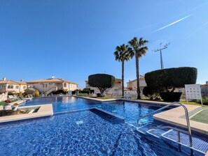 Pool - Apartment 'R-66-A Piso' with Wi-Fi and Air Conditioning (Torrevieja)