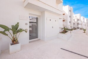 Apartamento familiar, 2 habitaciones, 2 baños (Lotus Jardinana Paradise) | Detalle del exterior