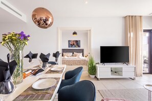 Apartamento familiar, 2 habitaciones, 2 baños (Lotus Jardinana Paradise) | Interior