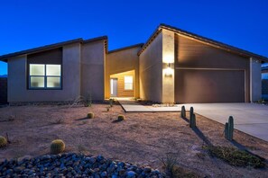 Exterior - @ Marbella Lane - Desert Dream • Pool/Spa & Games (Desert Hot Springs)