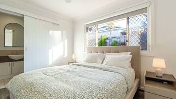 Bügeleisen/Bügelbrett, WLAN, Bettwäsche