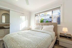 Bügeleisen/Bügelbrett, WLAN, Bettwäsche